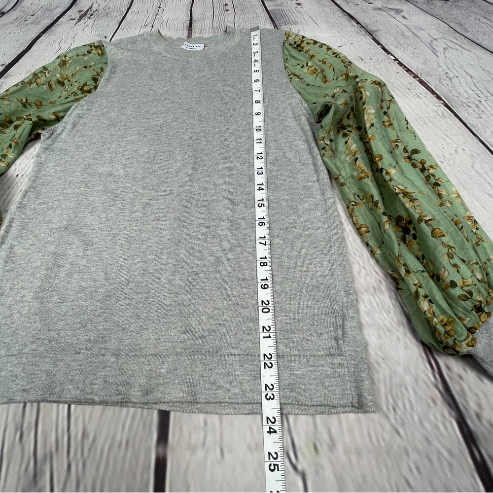 CURRENT AIR gray knit top with floral lightweight balloon sleeves, size S - Picture 12 of 16